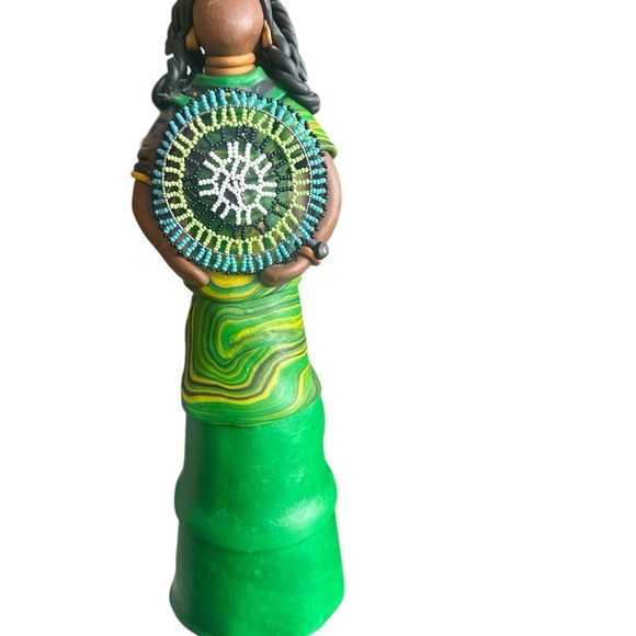 Handcrafted Native American Woman with braided hair sculpture  - G. Pima 1997 - Picture 10 of 10